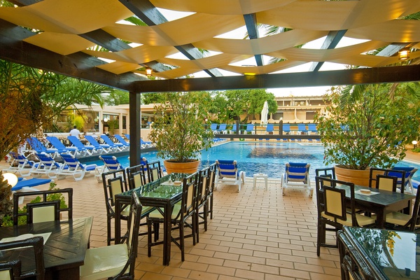 Bar piscina Apartamentos da Balaia Praia Maria Luísa