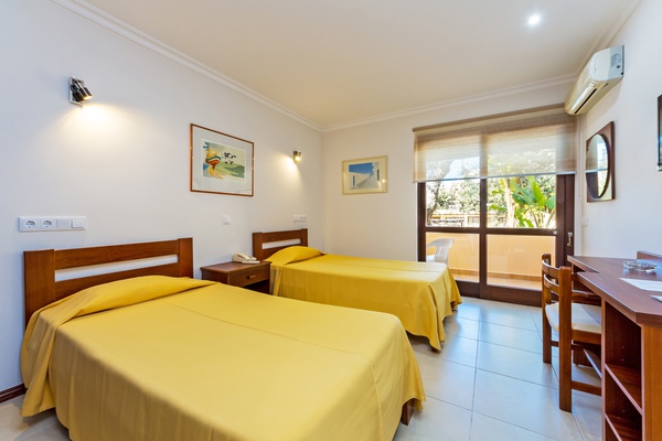HABITACIÓN DOBLE Hotel Balaia Mar en Praia Maria Luísa HABITACIÓN DOBLE Hotel Balaia Mar en Praia Maria Luísa